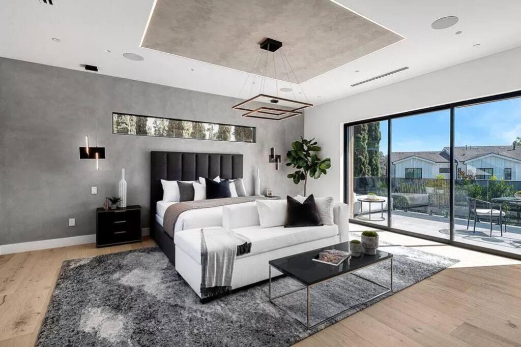 Hébergement de vacances ৎ୭ Hollywood Sign View Manor Lux ৎ୭ *